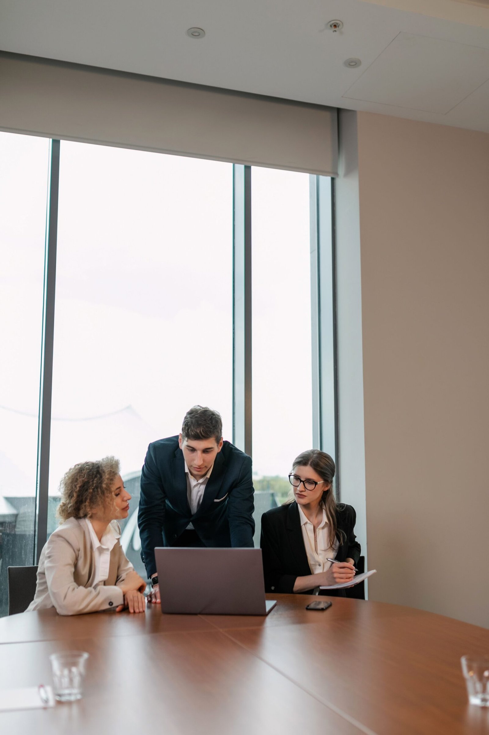 EXECUTIVE ASSISTANT